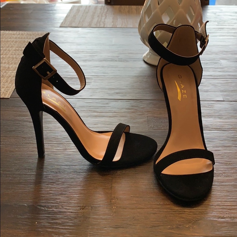 Black strappy heel